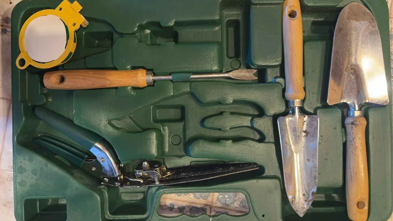 15 Piece Garden Care Set