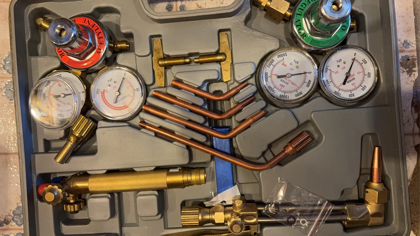 Welding and Cutting Hose and Regulator Set