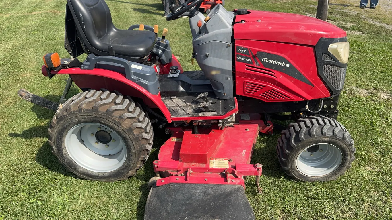 Mahindra HST eMax22 w/ 60” deck - 382 hrs