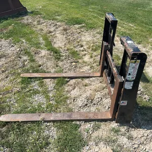 48” Worksaver Pallet Forks - Skidsteer hook up