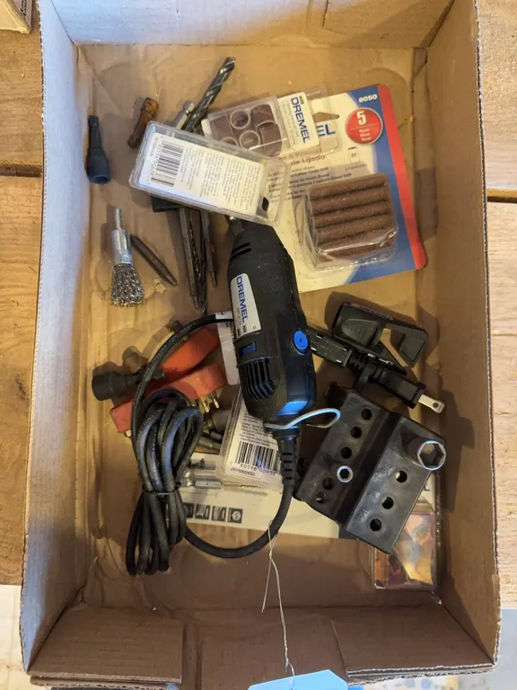 Dremel w/ Attachments
