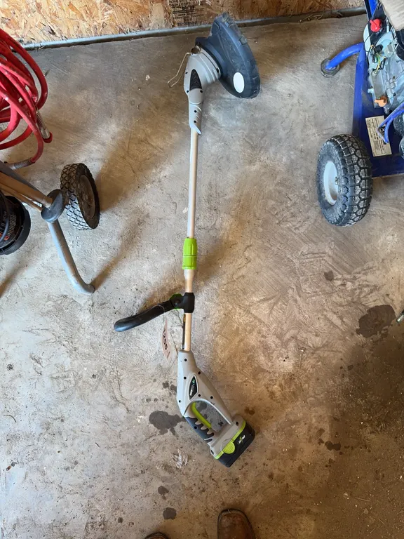 Earthwise 18 volt Battery Powered Trimmer