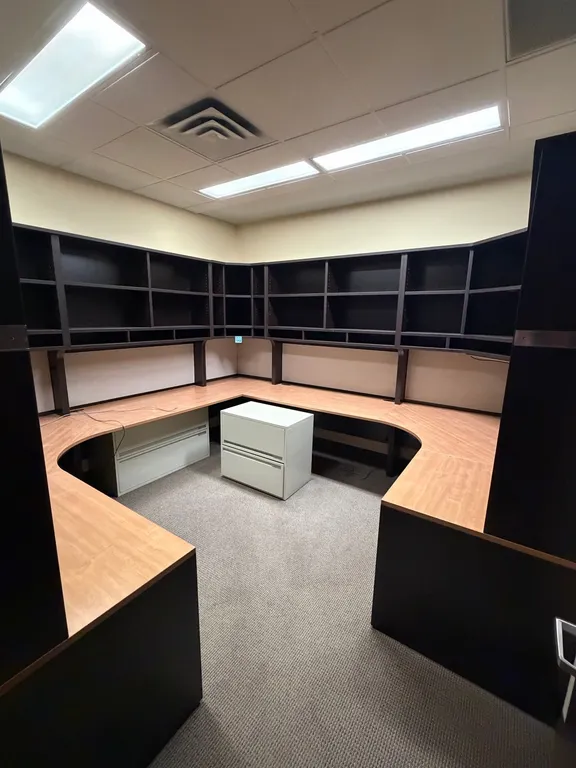 Large U-Shaped Executive Office Workstation with Overhead Shelving & Storage. Modular. Plus 2 filing cabinets.