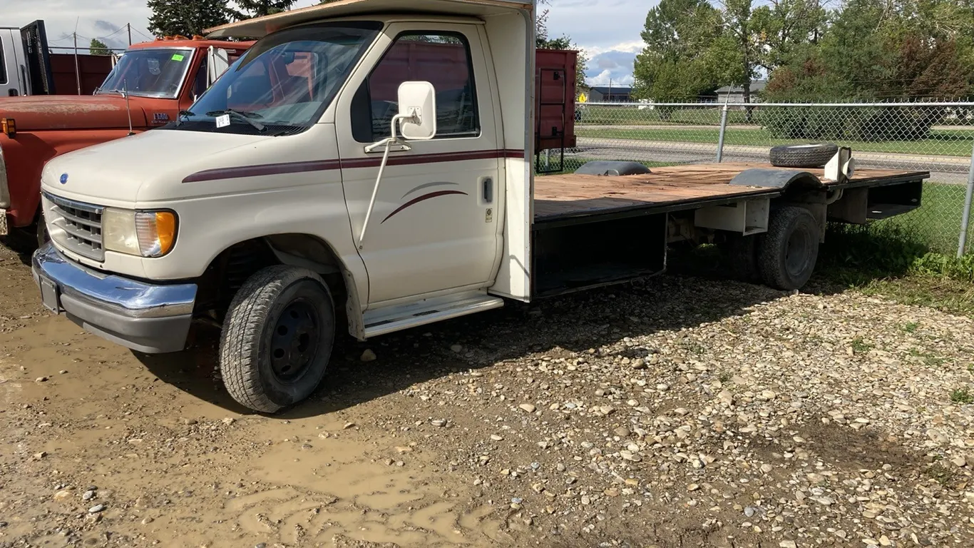 1993 Ford Cutaway Flat Deck VIN: 1FDKE30G8PHB56903
