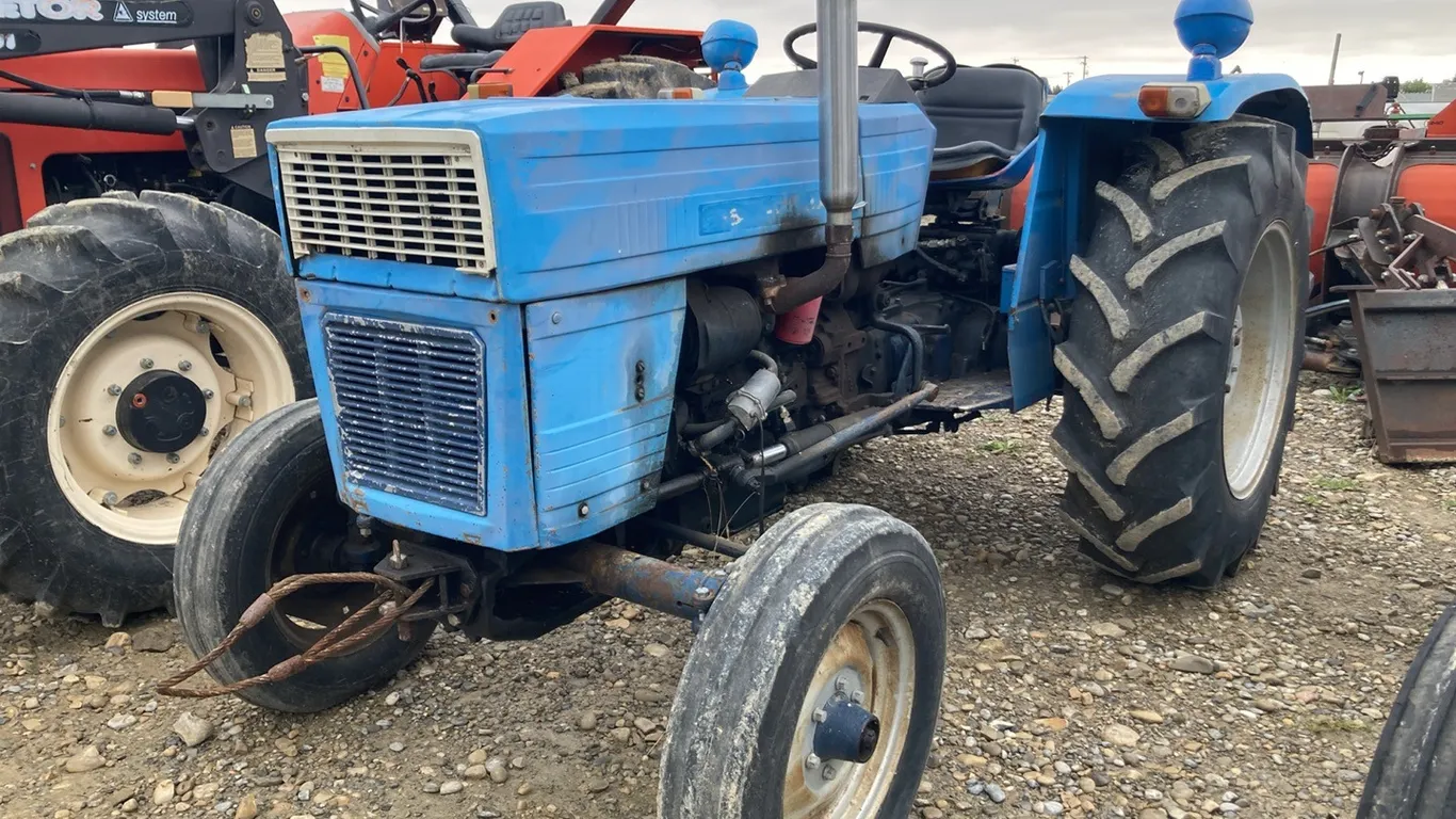 Universal 445 Tractor s/n: 525569 **O-426**