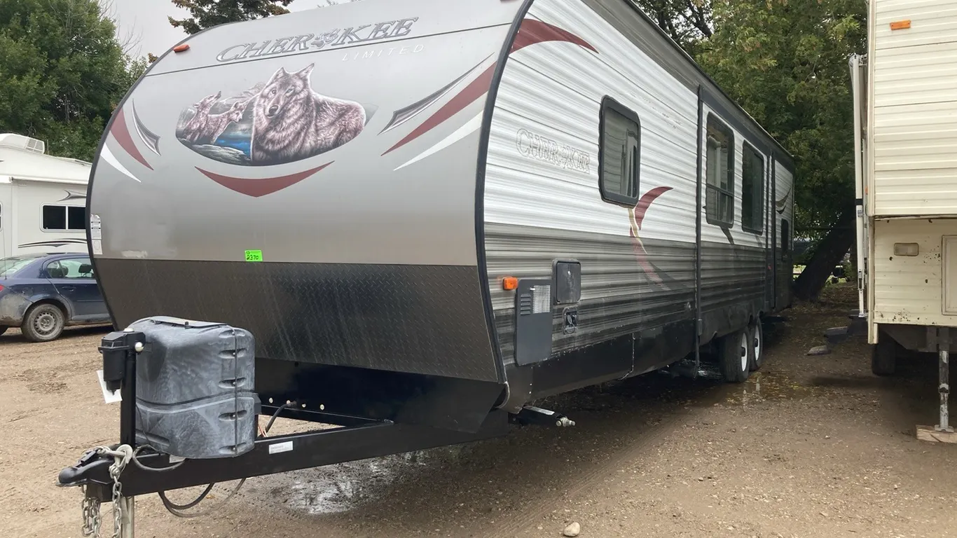 2014 Forest River Cherokee 30' Holiday Trailer VIN: 4X4TCKF25EX117316