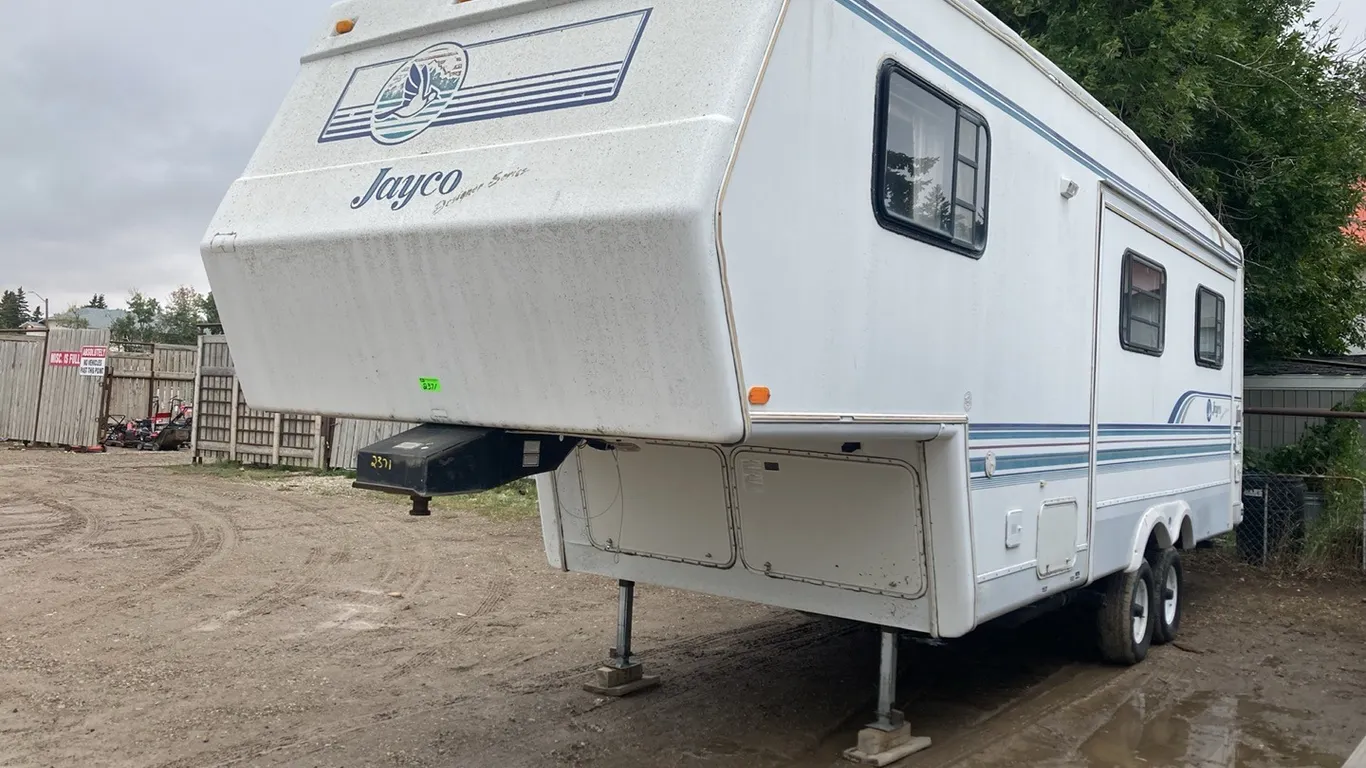 2003 Jayco 2630 Designer Series 26.5' 5th Wheel Holiday Trailer VIN: 1UJCJ02N3T1KB0203