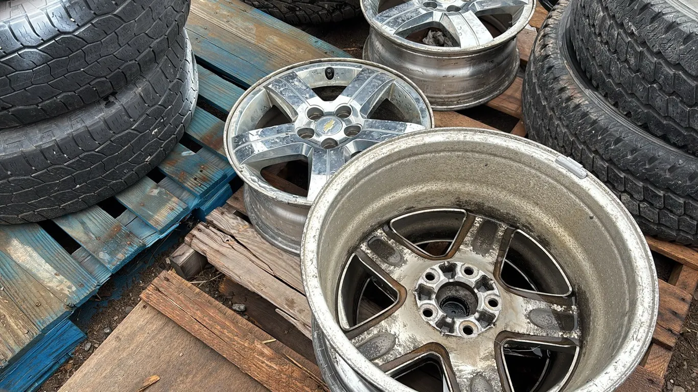 (4) 17" Chev Malibu Chrome Rims