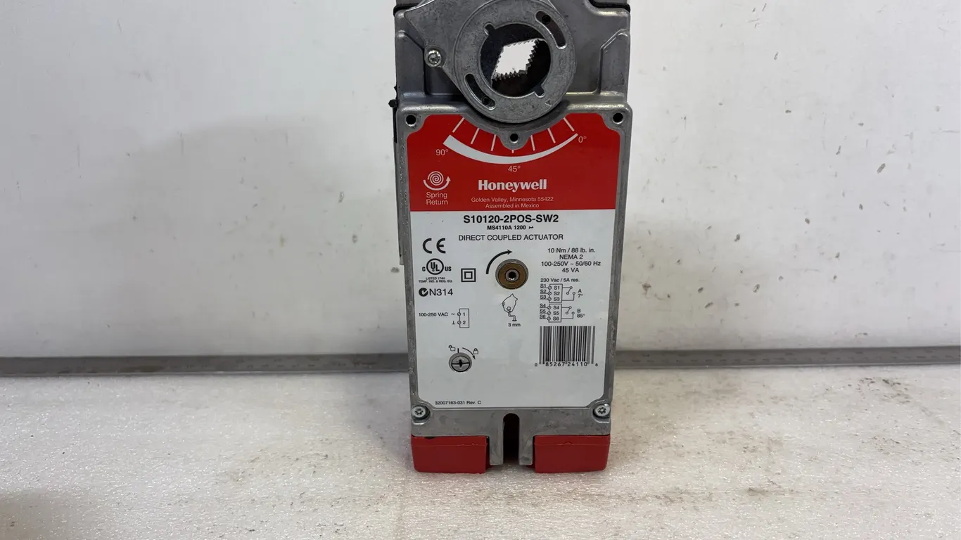 Honeywell 120V Direct Coupled Actuator Part No. MS4110A1200, approx. Dimensions 17" x 7" x 4" *Unreserved*