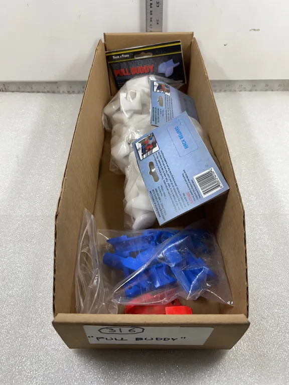 Box of 1" Pull Buddy Shoe Horns for Wire, approx. 30 pce, Assorted Size Shoe Horns for Wire, approx. 10 pce *Unreserved*