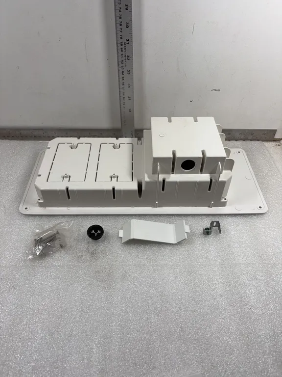 TV Box, approx. Dimensions 18" x 8" x 6" *Unreserved*