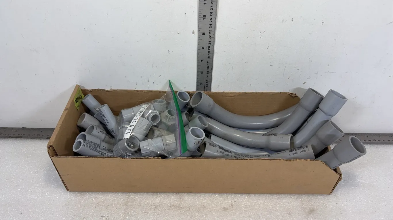 Box of 1/2" PVC Elbows, approx. 18 pce *Unreserved*