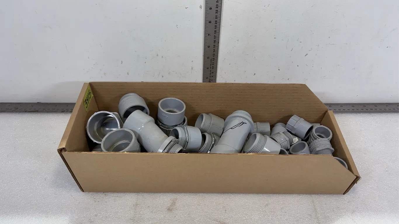 Box of 1 1/2" PVC Fittings, approx. 39 pce *Unreserved*