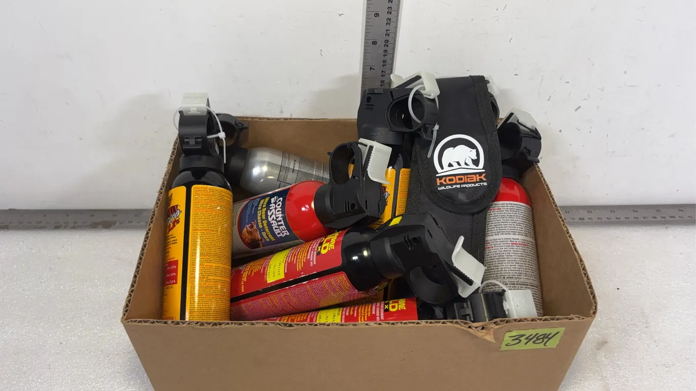 Bottles of Bear Spray, approx. 9 pce *Unreserved*