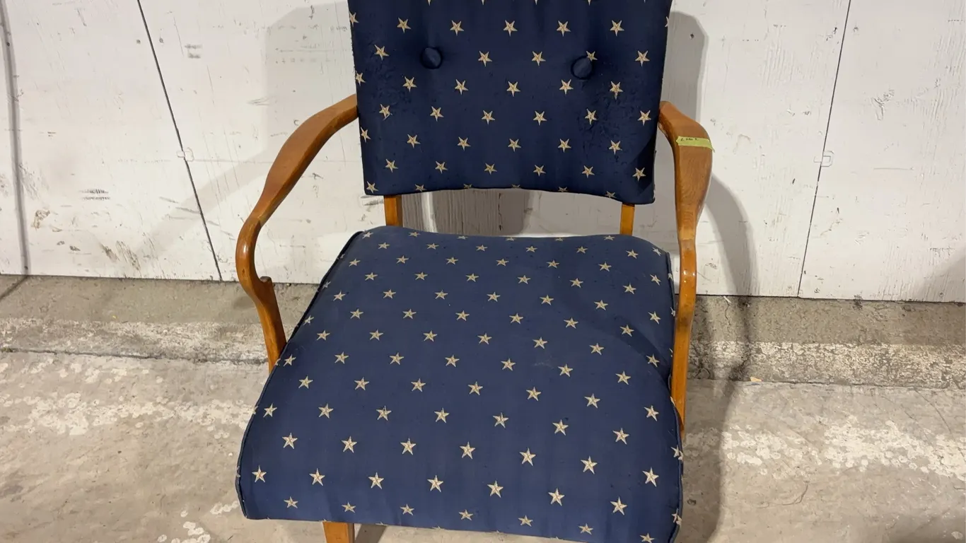 4 Leg Cloth Rocking Seat Chair, Wood Frame *Unreserved*