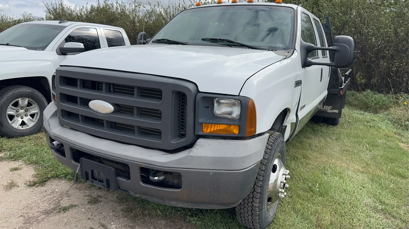 2005 Ford F550 Dually Flat deck Truck *Unreserved*