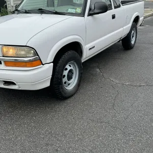 1998 Chevrolet S-10 Pickup Truck