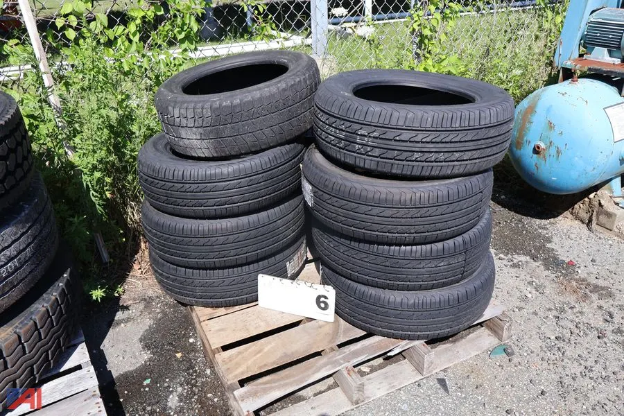 (1) Pallet 205 65R15 Tires