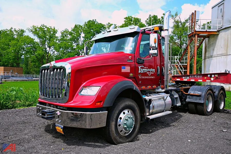 2022 International HX620 SBA Tractor Semi/15
