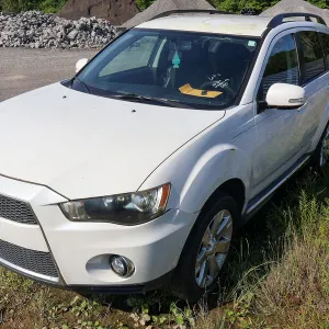 2010 Mitsubishi Outlander SUV