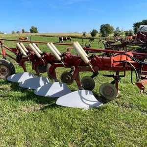 International 720 Automatic 4-Bottom Plow