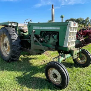 Oliver 1550 Tractor w/ Loader