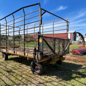 Gruett's Hay Wagon - Self Unloading