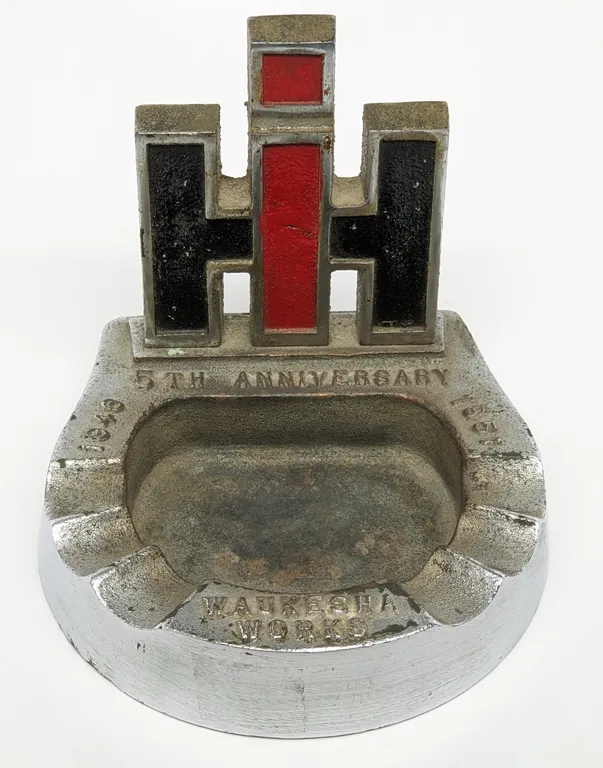 1946-1951 5TH ANNIVERSARY WAUKESHA WORKS INTERNATIONAL HARVESTER CAST IRON ASHTRAY