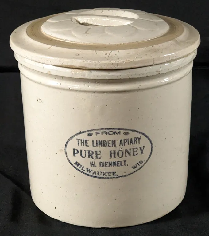 1 GAL RED WING STONEWARE ADVERTISING CROCK & COVER THE LINDEN APIARY PURE HONEY W. DIEHNELT MILWAUKEE WISCONSIN (BOTTOM SIGNED)