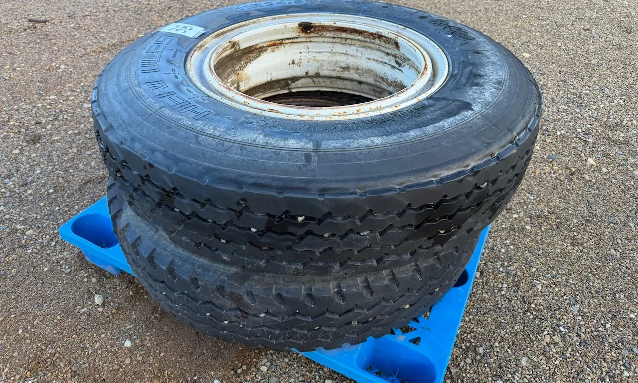 (2) 11R 24.5 Tires & Rims