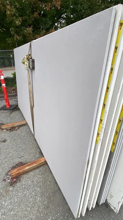 GREY PRIMO STONE COUNTERTOP SLAB APPROX 10' 6"L X 5' 4"W X 3/4" THICK