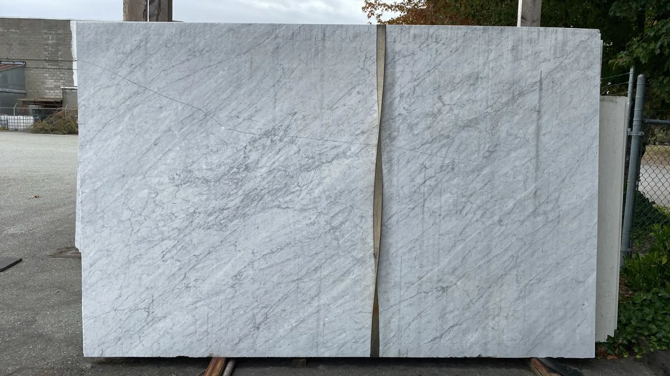 1 STONE COUNTERTOP SLAB WHITE WITH GREY GRAIN APPROX 10'L X 6.5'W X 3/4" THICK
