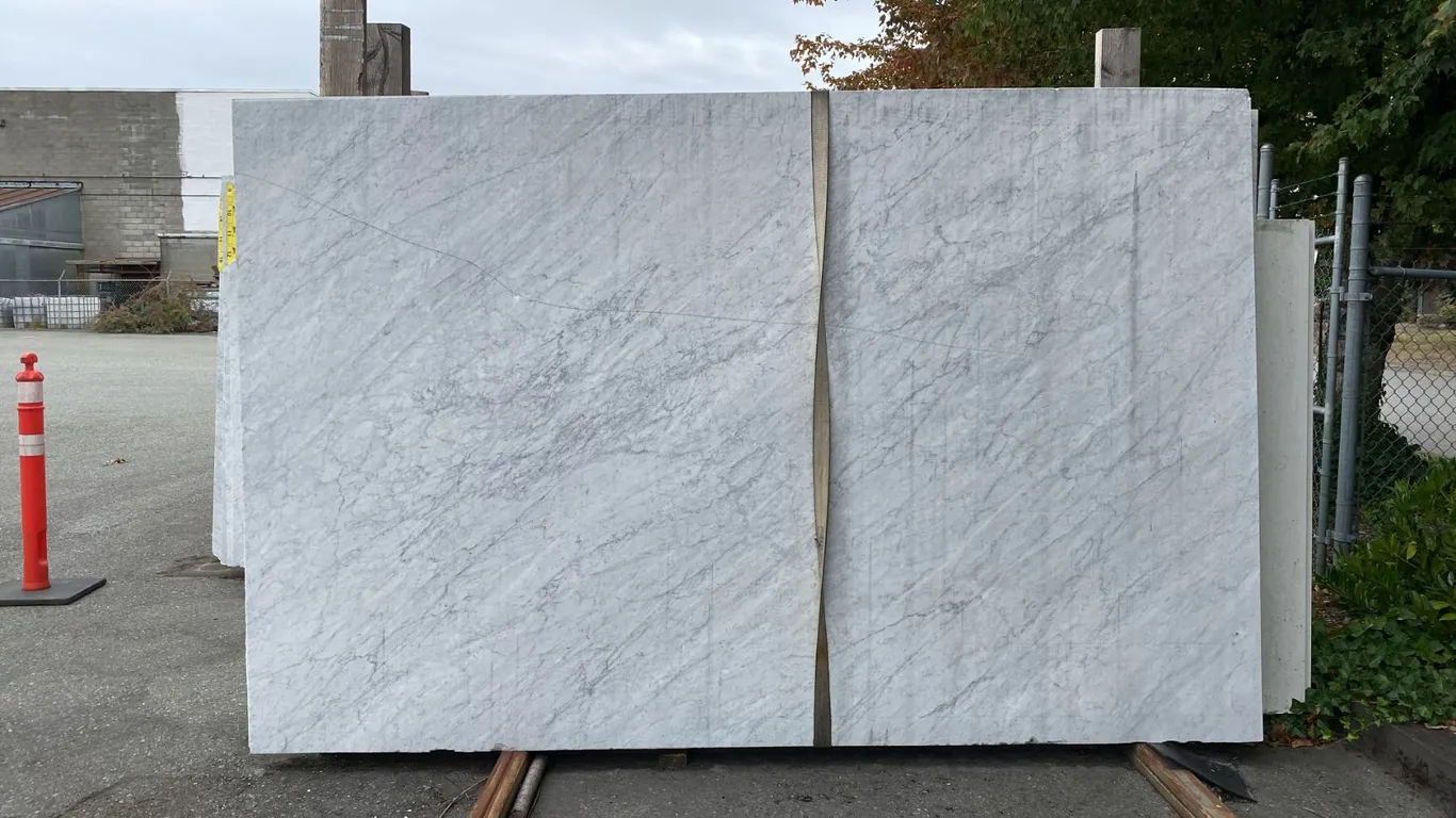 1 STONE COUNTERTOP SLAB WHITE WITH GREY GRAIN APPROX 10'L X 6.5'W X 3/4" THICK