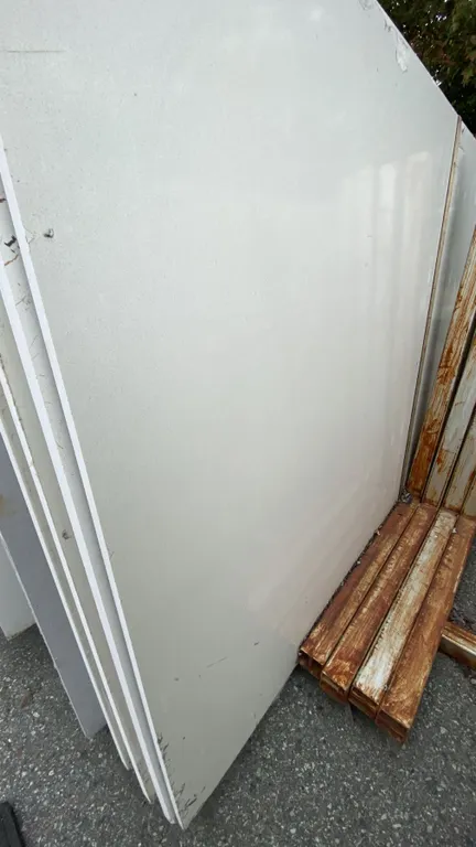 1 WHITE STONE COUNTERTOP SLAB APPROX 10' 7"L X 5' 4"W X 3/4" THICK