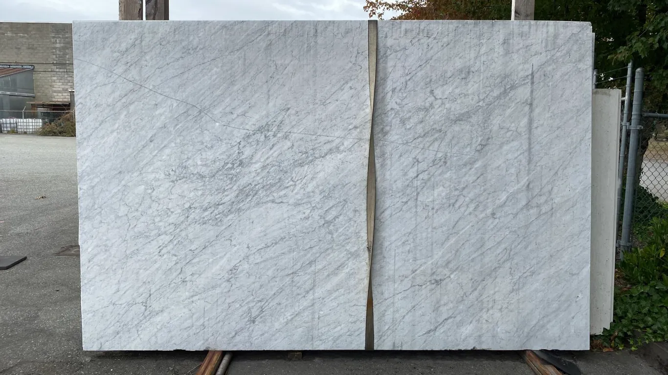 1 STONE COUNTERTOP SLAB WHITE WITH GREY GRAIN APPROX 10'L X 6.5'W X 3/4" THICK