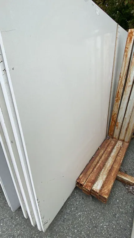 1 WHITE STONE COUNTERTOP SLAB APPROX 10' 7"L X 5' 4"W X 3/4" THICK