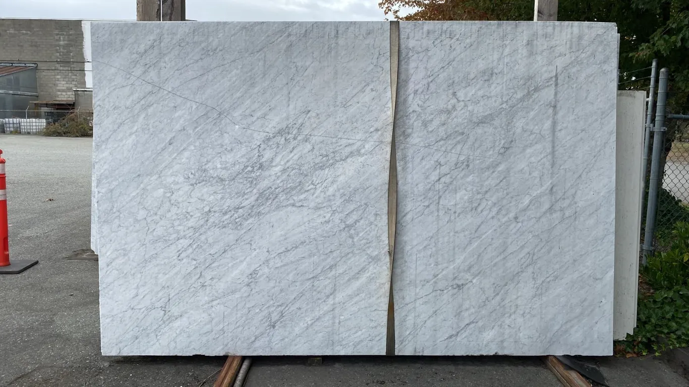 1 STONE COUNTERTOP SLAB WHITE WITH GREY GRAIN APPROX 10'L X 6.5'W X 3/4" THICK