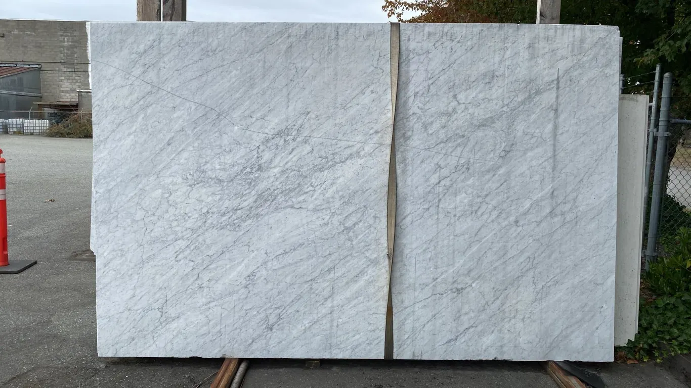 1 STONE COUNTERTOP SLAB WHITE WITH GREY GRAIN APPROX 10'L X 6.5'W X 3/4" THICK