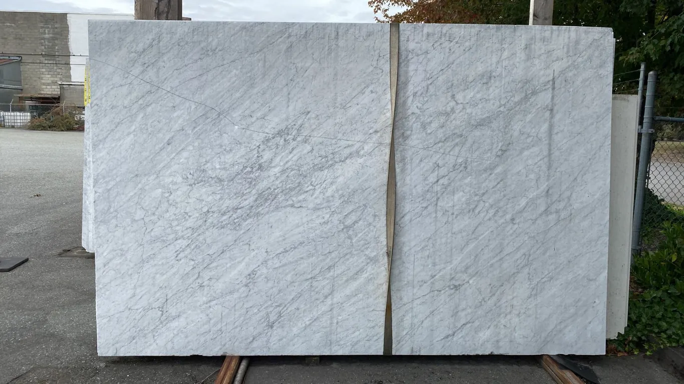1 STONE COUNTERTOP SLAB WHITE WITH GREY GRAIN APPROX 10'L X 6.5'W X 3/4" THICK