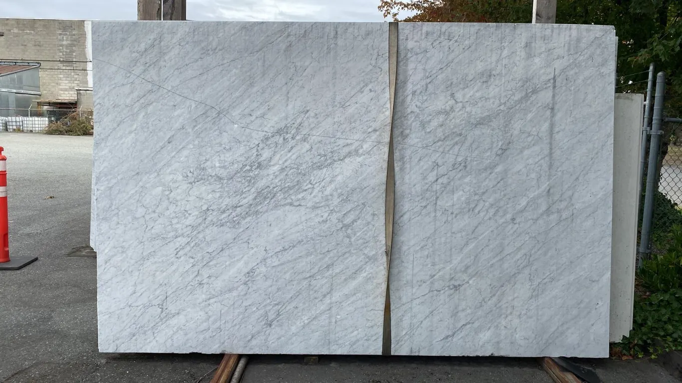 1 STONE COUNTERTOP SLAB WHITE WITH GREY GRAIN APPROX 10'L X 6.5'W X 3/4" THICK