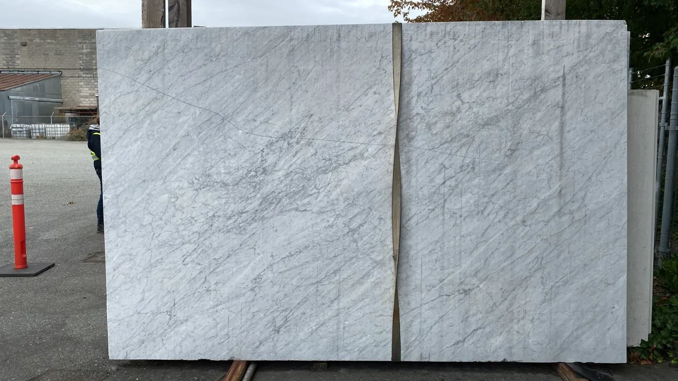 1 STONE COUNTERTOP SLAB WHITE WITH GREY GRAIN APPROX 10'L X 6.5'W X 3/4" THICK