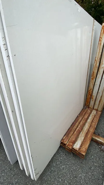 1 WHITE STONE COUNTERTOP SLAB APPROX 10' 7"L X 5' 4"W X 3/4" THICK