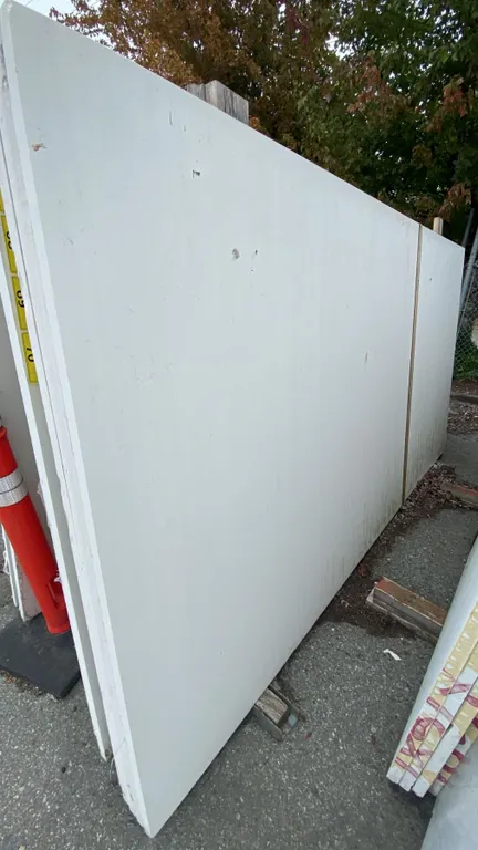 1 WHITE STONE COUNTERTOP SLAB APPROX 10' 7"L X 5' 4"W X 1 1/4" THICK