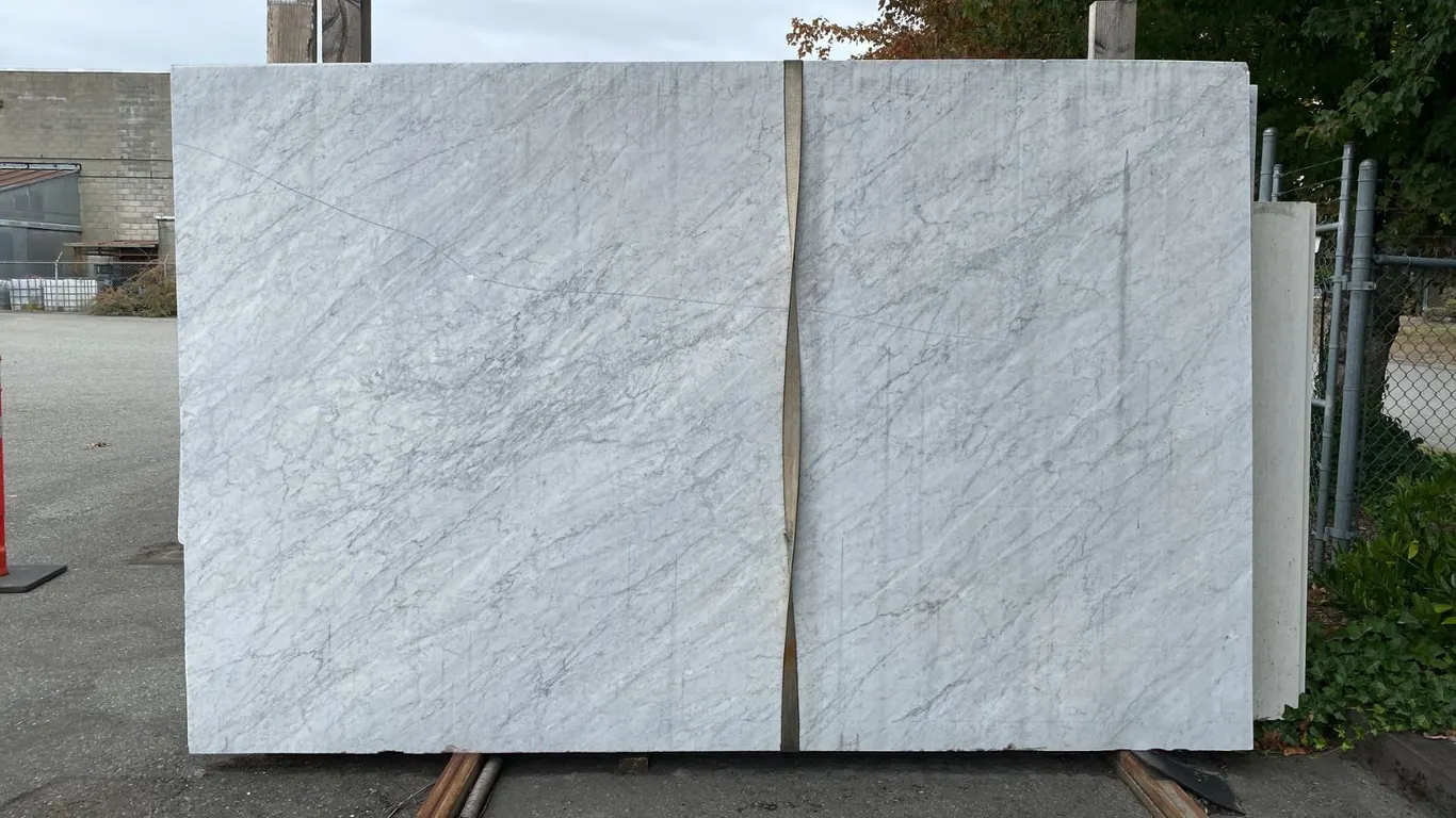 1 STONE COUNTERTOP SLAB WHITE WITH GREY GRAIN APPROX 10'L X 6.5'W X 3/4" THICK