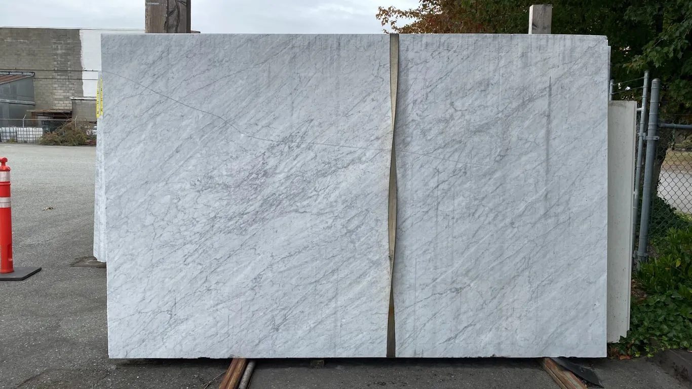 1 STONE COUNTERTOP SLAB WHITE WITH GREY GRAIN APPROX 10'L X 6.5'W X 3/4" THICK