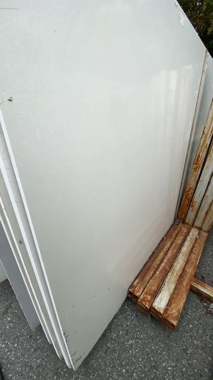 1 WHITE STONE COUNTERTOP SLAB APPROX 10' 7"L X 5' 4"W X 3/4" THICK