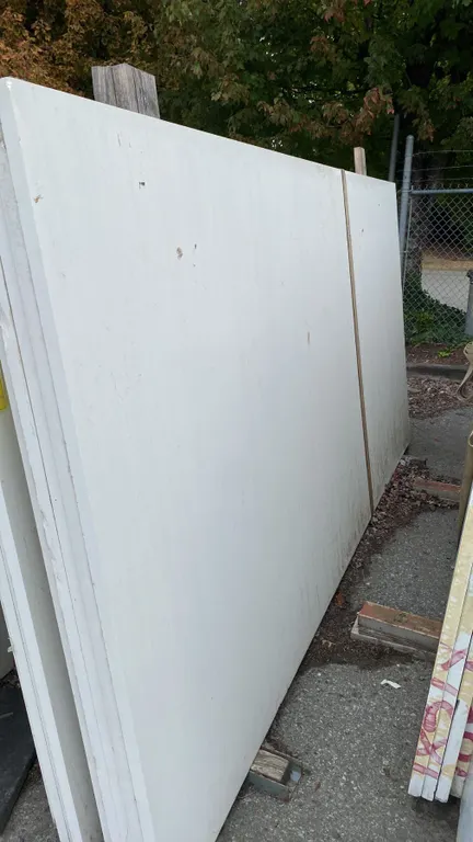 SAINT HELENS WHITE PRIMO STONE COUNTERTOP SLAB APPROX 10'L X 5' 4"W X 1 1/4" THICK