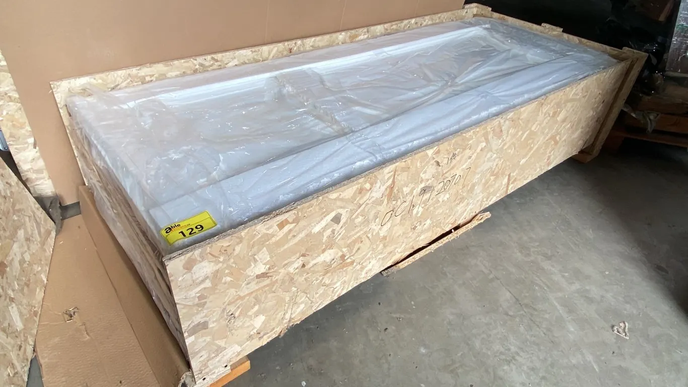 PALLET OF ASSORTED BROWN/WHITE DOORS APPROX 6' 8" H X 2' 8"W X 1 1/4" THICK