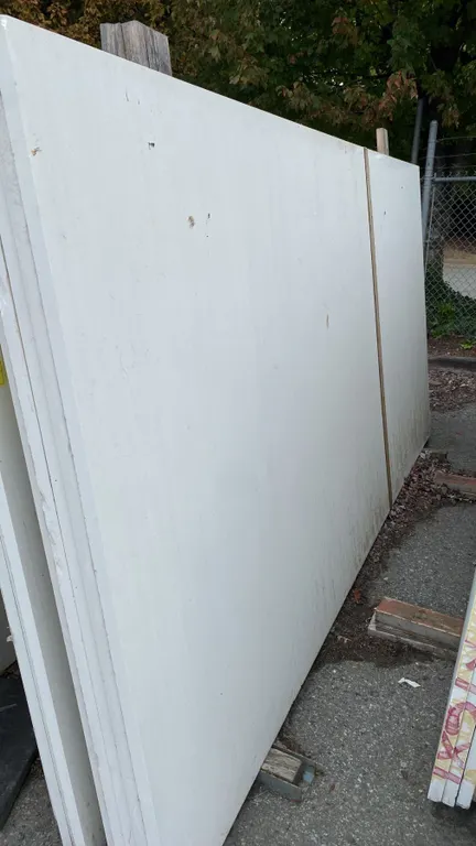 SAINT HELENS WHITE PRIMO STONE COUNTERTOP SLAB APPROX 10'L X 5' 4"W X 1 1/4" THICK
