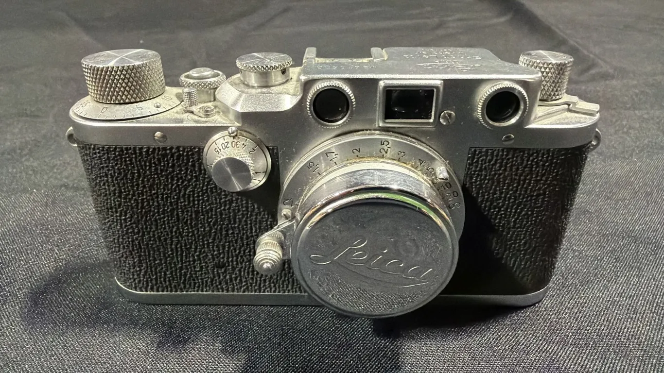 LEICA IIIB (COPY) D.R.P. ERNST LEITZ WETZLER (GERMANY) 35MM FILM CAMERA (CHROME & BLACK BODY)